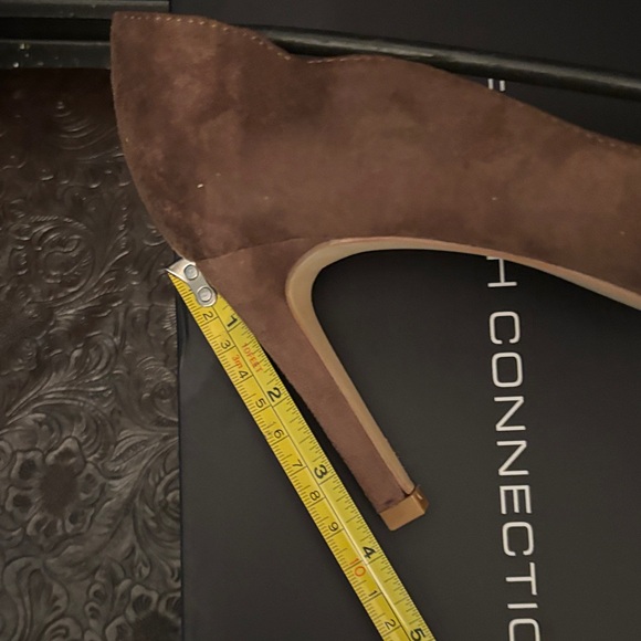 NIB French Connection Brown Microsuede Heels - Picture 4 of 5